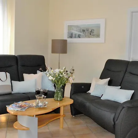 Holiday home Renovierte Mit 2 Slz, Balkon, Waschmaschine Kuehlungsborn